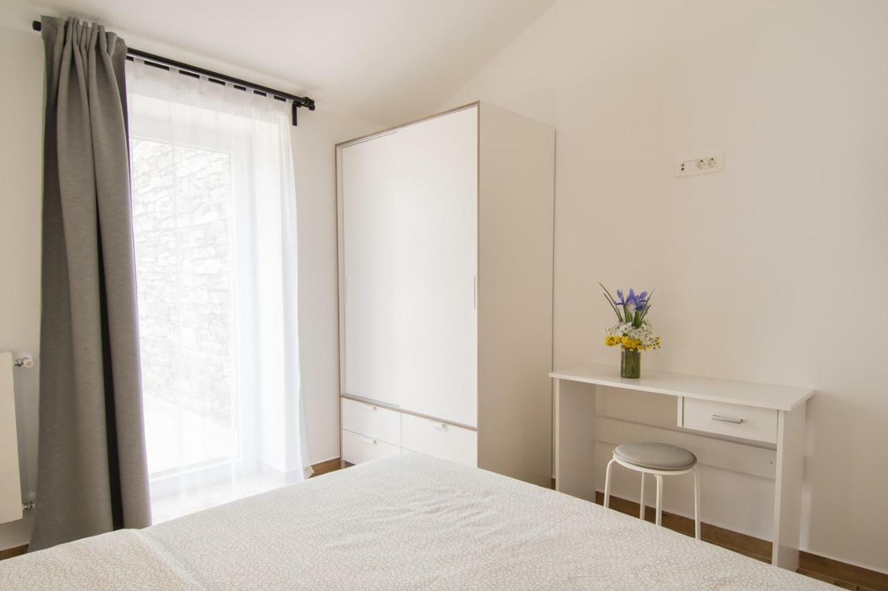 Apartment Bruneta 1 With Sea View Тар Экстерьер фото